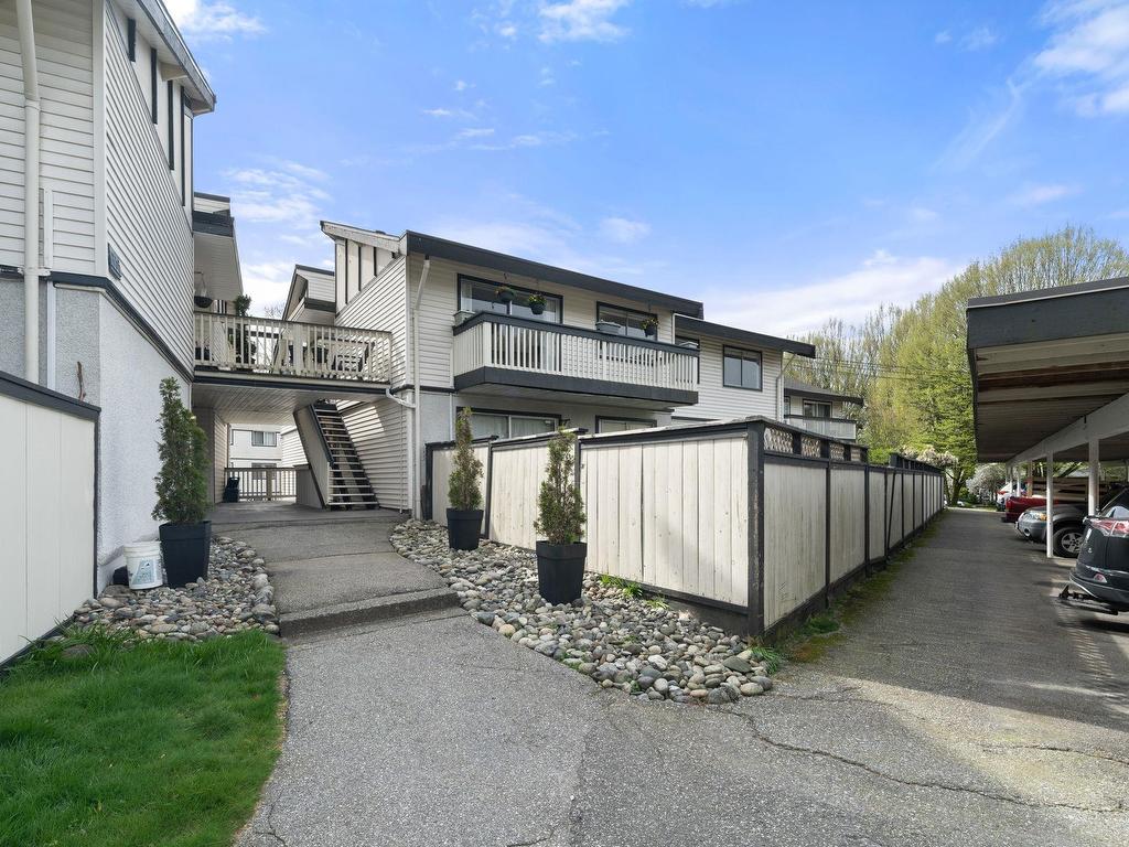 









834


Premier

Street, 15,
North Vancouver,




BC
V7J 2G9

