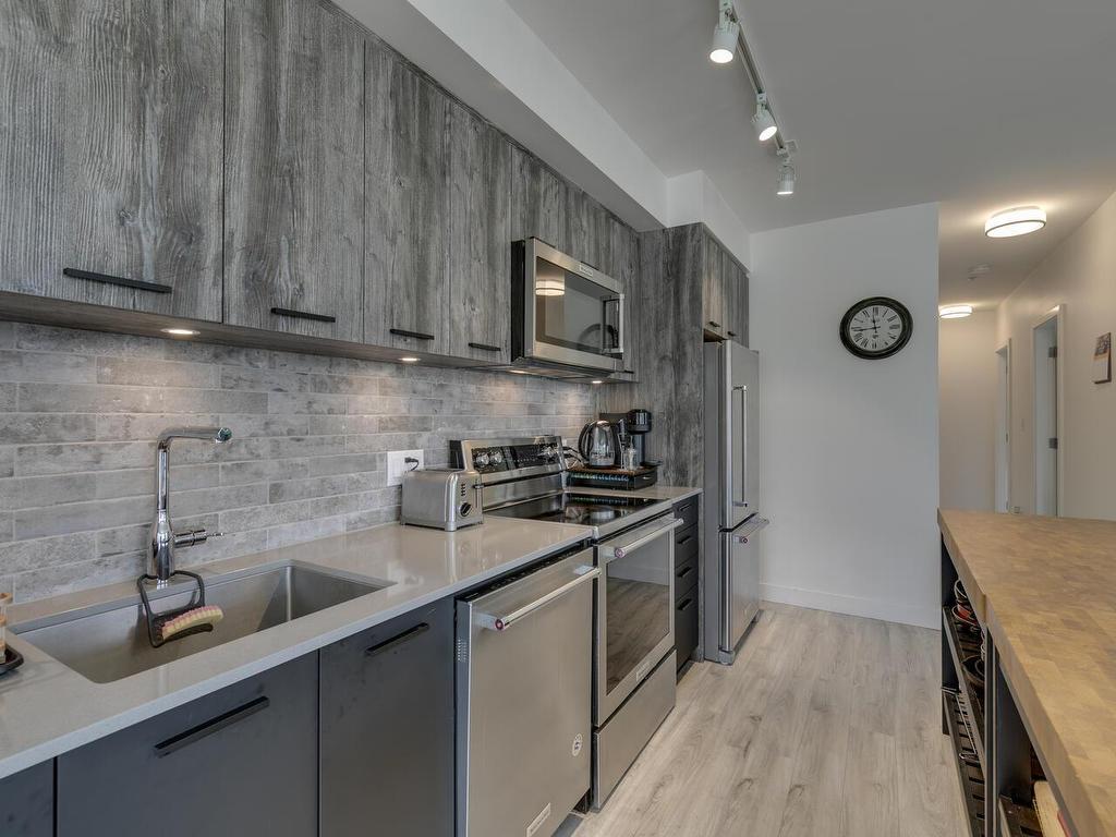 









38013


Third

Avenue, 401,
Squamish,




BC
V8B 0Z8

