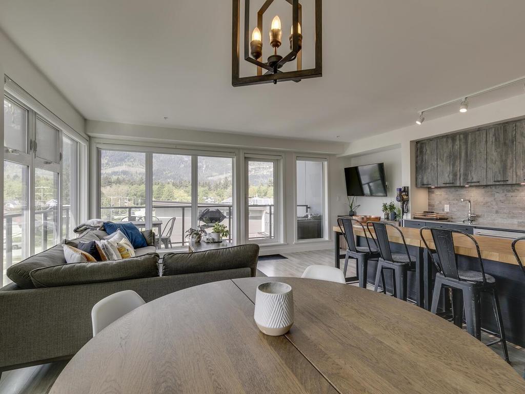 









38013


Third

Avenue, 401,
Squamish,




BC
V8B 0Z8

