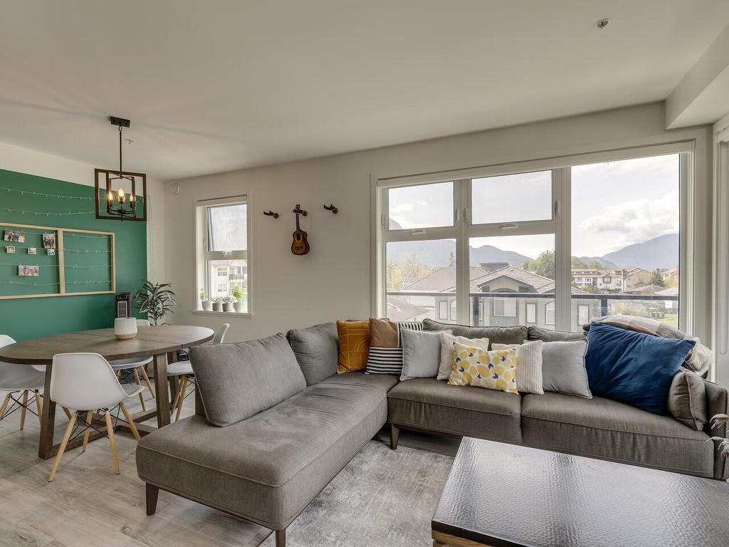 









38013


Third

Avenue, 401,
Squamish,




BC
V8B 0Z8

