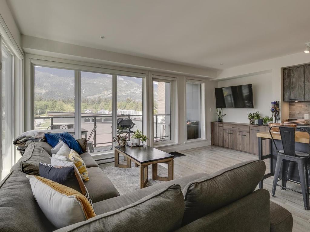 









38013


Third

Avenue, 401,
Squamish,




BC
V8B 0Z8

