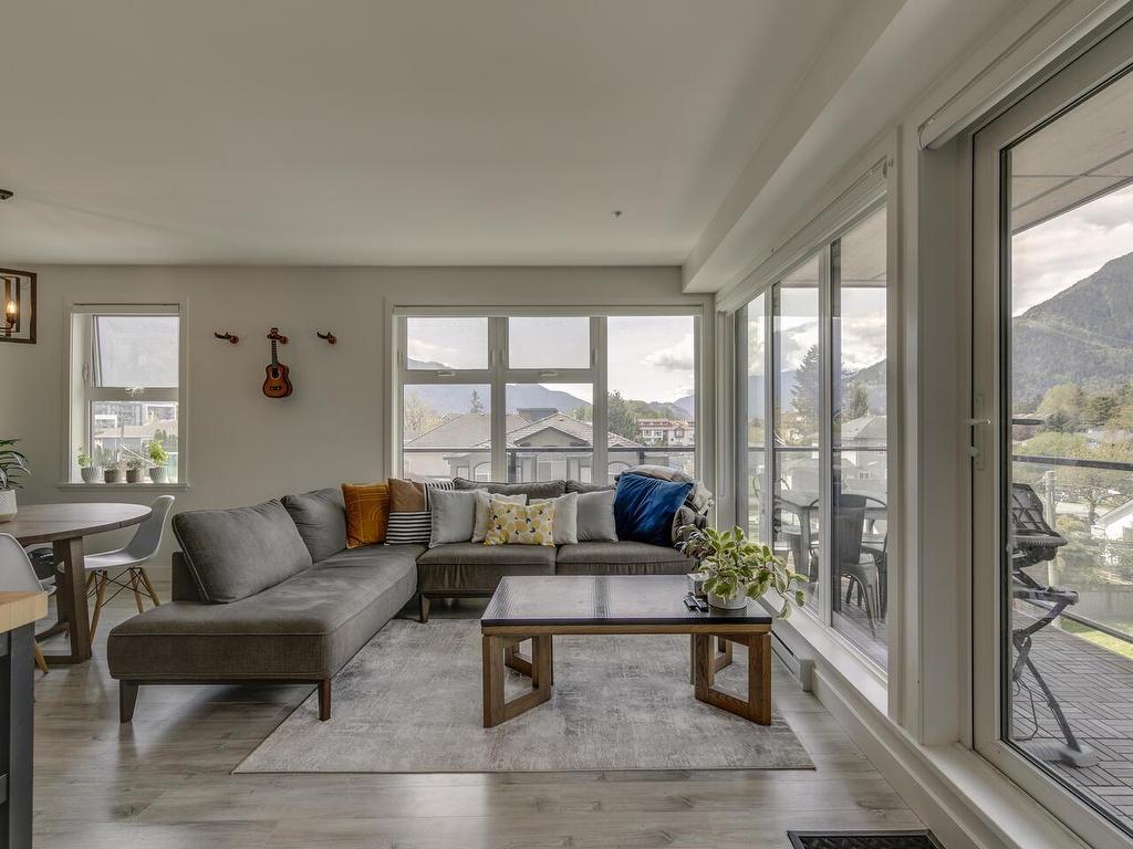 









38013


Third

Avenue, 401,
Squamish,




BC
V8B 0Z8

