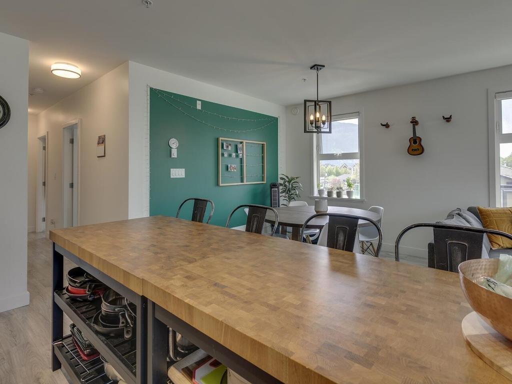 









38013


Third

Avenue, 401,
Squamish,




BC
V8B 0Z8

