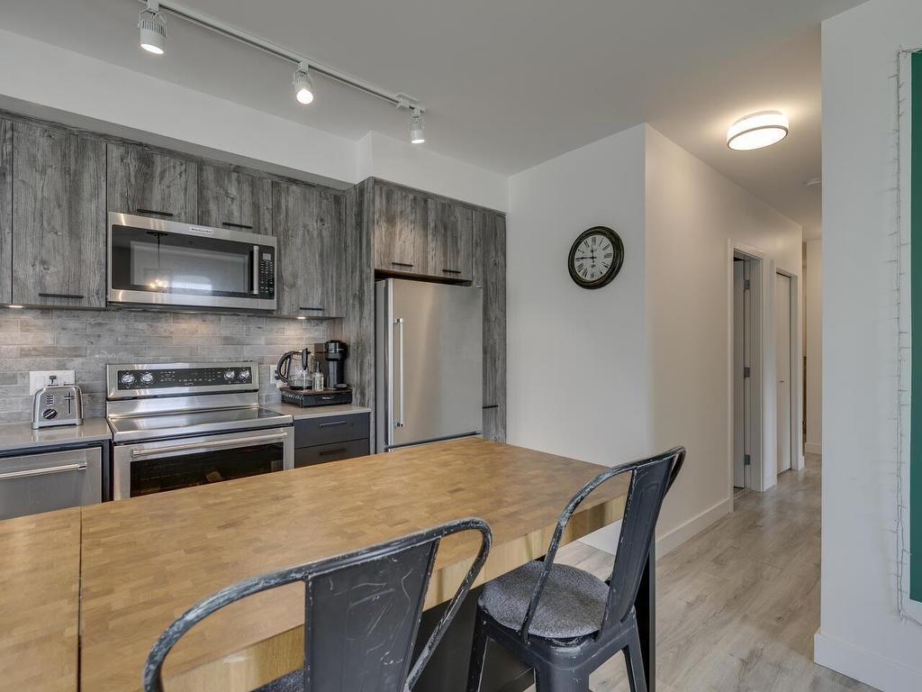 









38013


Third

Avenue, 401,
Squamish,




BC
V8B 0Z8

