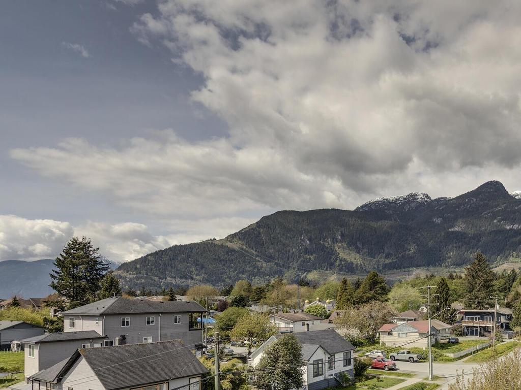 









38013


Third

Avenue, 401,
Squamish,




BC
V8B 0Z8

