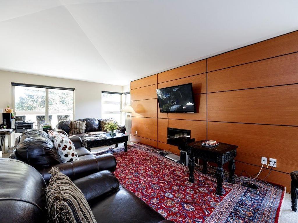 









2832


Capilano

Road, PH1,
North Vancouver,




BC
V7R 4H5

