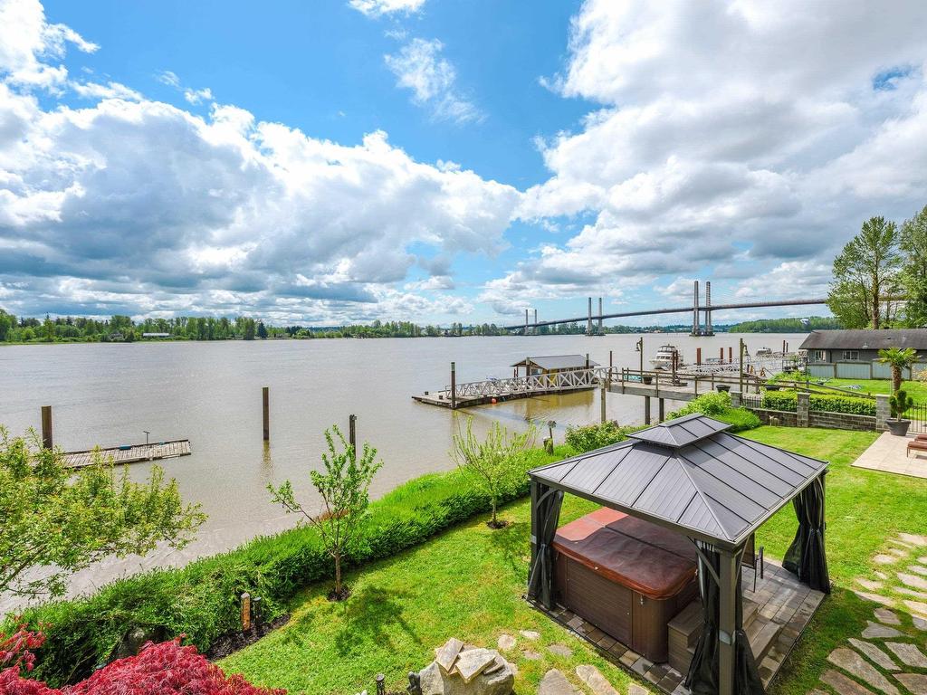 









20282


Wharf

Street,
Maple Ridge,




BC
V2X 1A3

