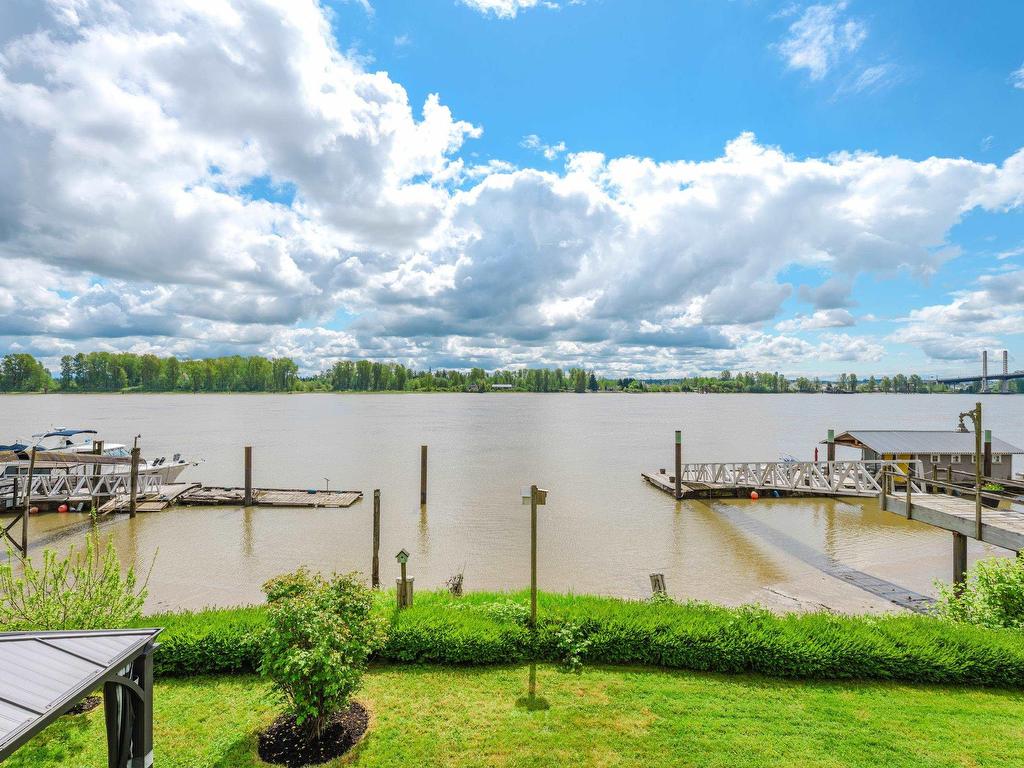 









20282


Wharf

Street,
Maple Ridge,




BC
V2X 1A3

