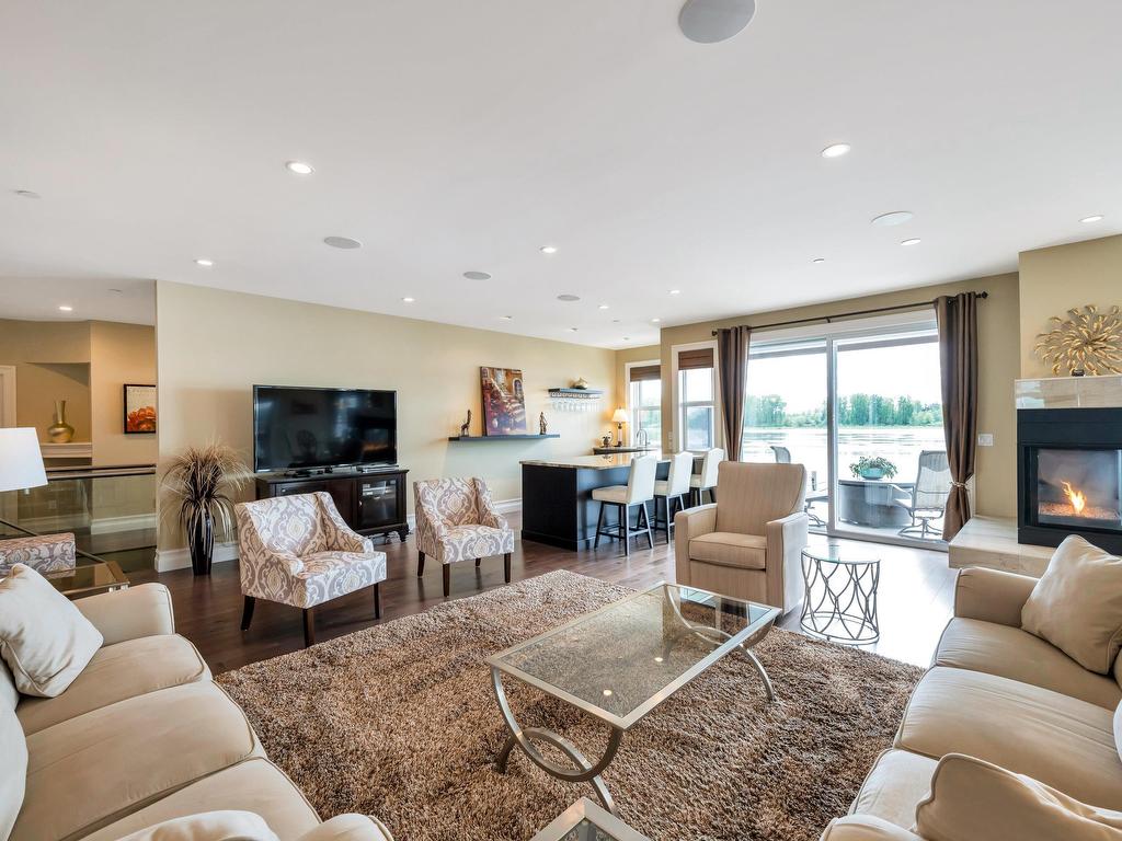









20282


Wharf

Street,
Maple Ridge,




BC
V2X 1A3

