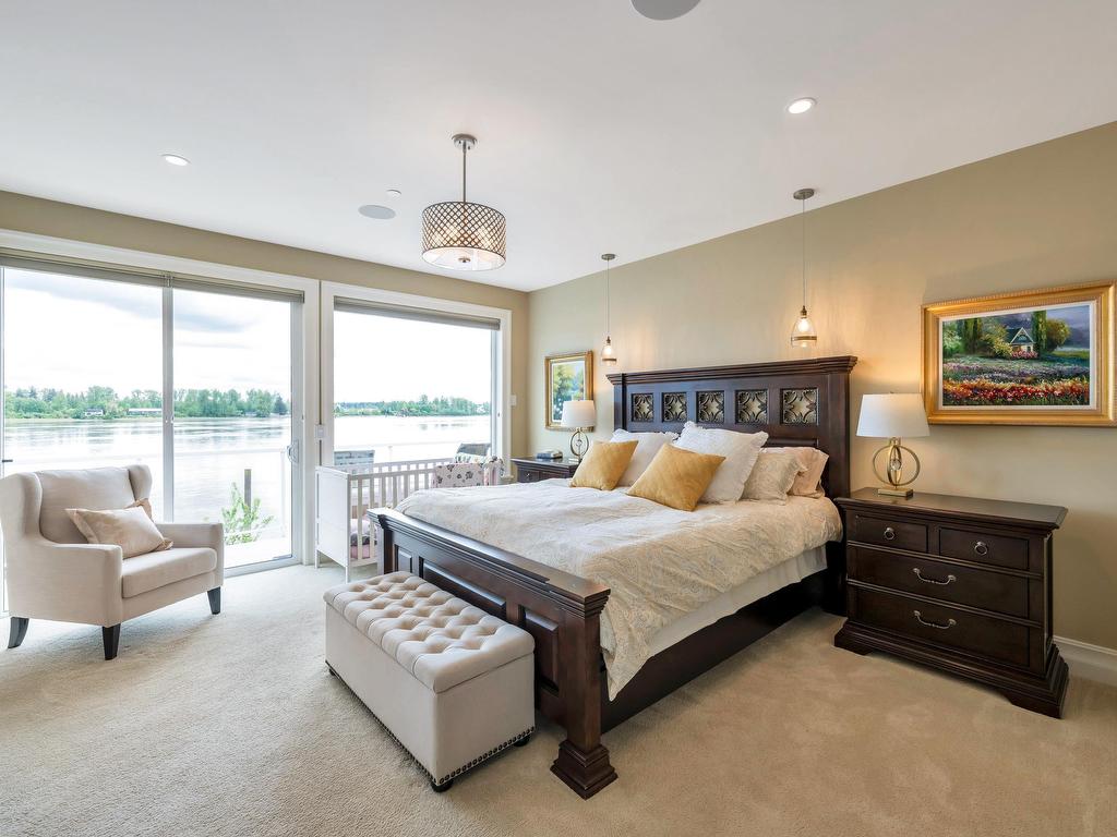 









20282


Wharf

Street,
Maple Ridge,




BC
V2X 1A3

