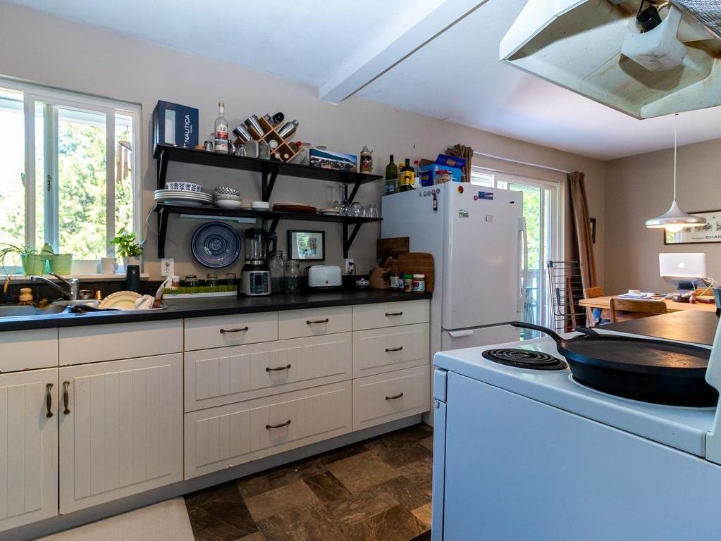 









38227


Hemlock

Avenue,
Squamish,




BC
V8B 0X1

