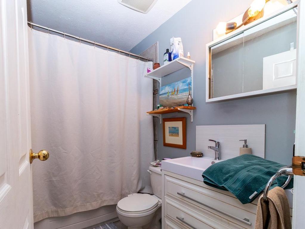 









38227


Hemlock

Avenue,
Squamish,




BC
V8B 0X1

