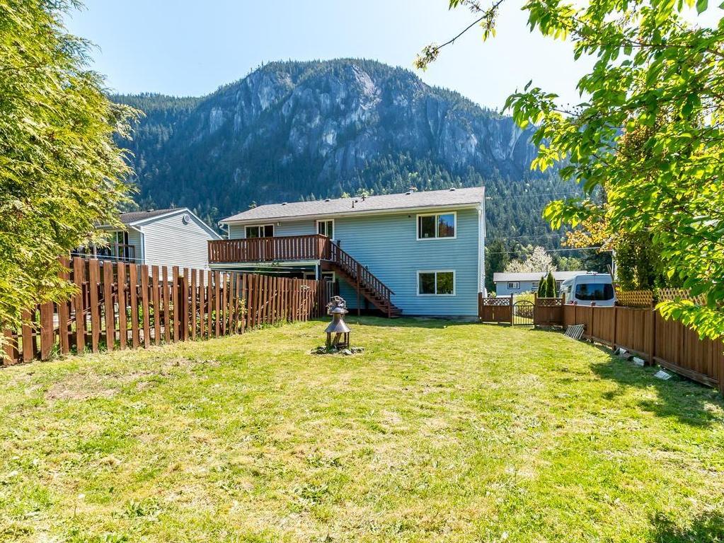 









38227


Hemlock

Avenue,
Squamish,




BC
V8B 0X1

