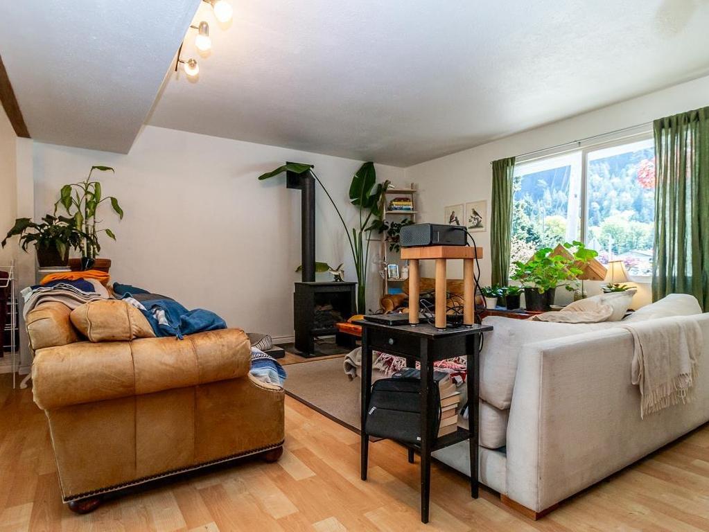 









38227


Hemlock

Avenue,
Squamish,




BC
V8B 0X1

