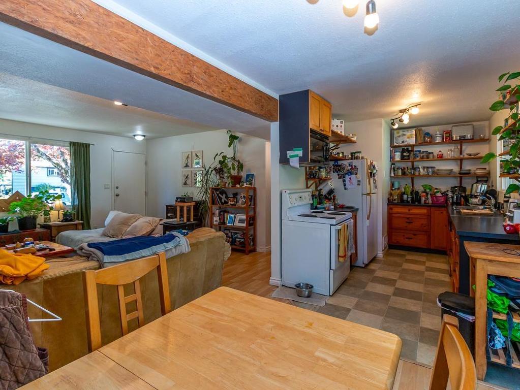 









38227


Hemlock

Avenue,
Squamish,




BC
V8B 0X1

