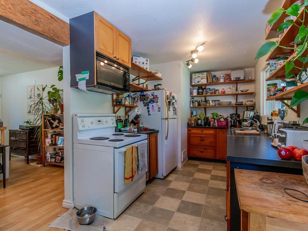 









38227


Hemlock

Avenue,
Squamish,




BC
V8B 0X1

