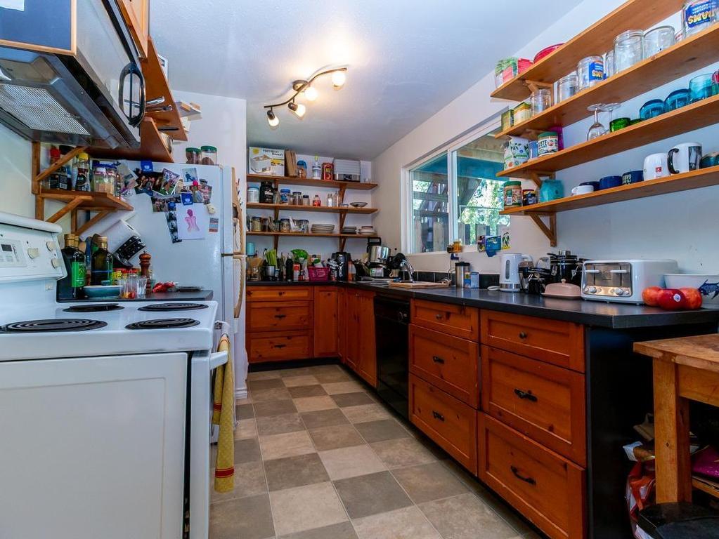 









38227


Hemlock

Avenue,
Squamish,




BC
V8B 0X1

