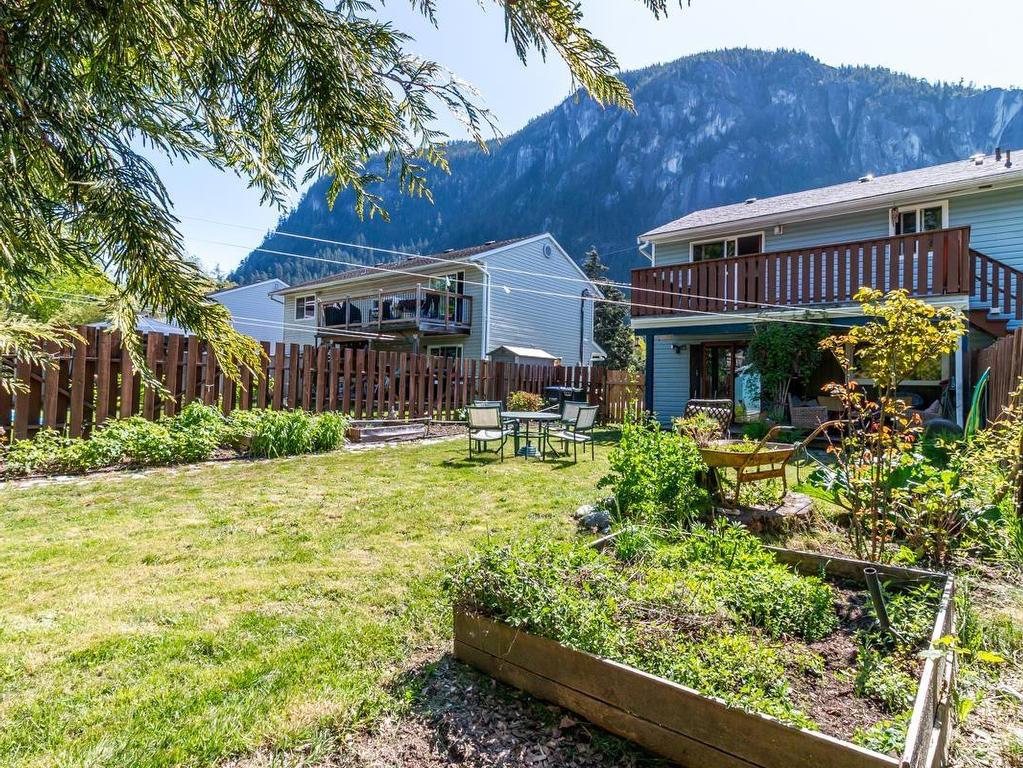 









38227


Hemlock

Avenue,
Squamish,




BC
V8B 0X1

