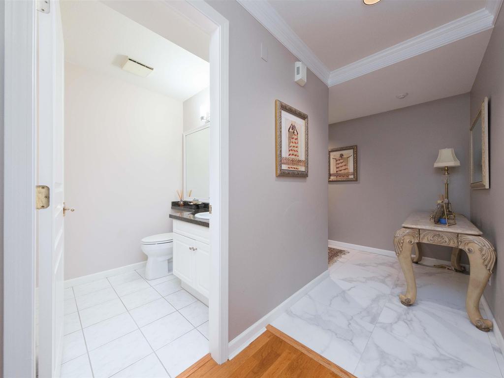 









288


6th

Street East, 209,
North Vancouver,




BC
V7L 1P5

