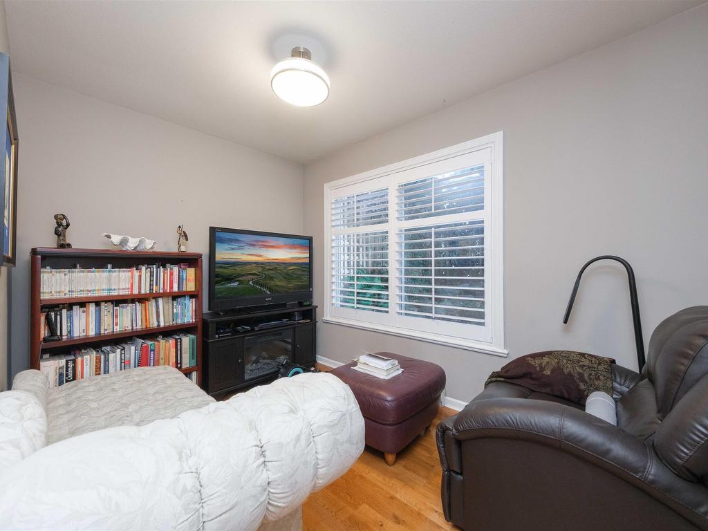 









288


6th

Street East, 209,
North Vancouver,




BC
V7L 1P5

