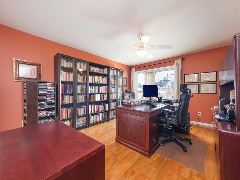 









288


6th

Street East, 209,
North Vancouver,




BC
V7L 1P5

