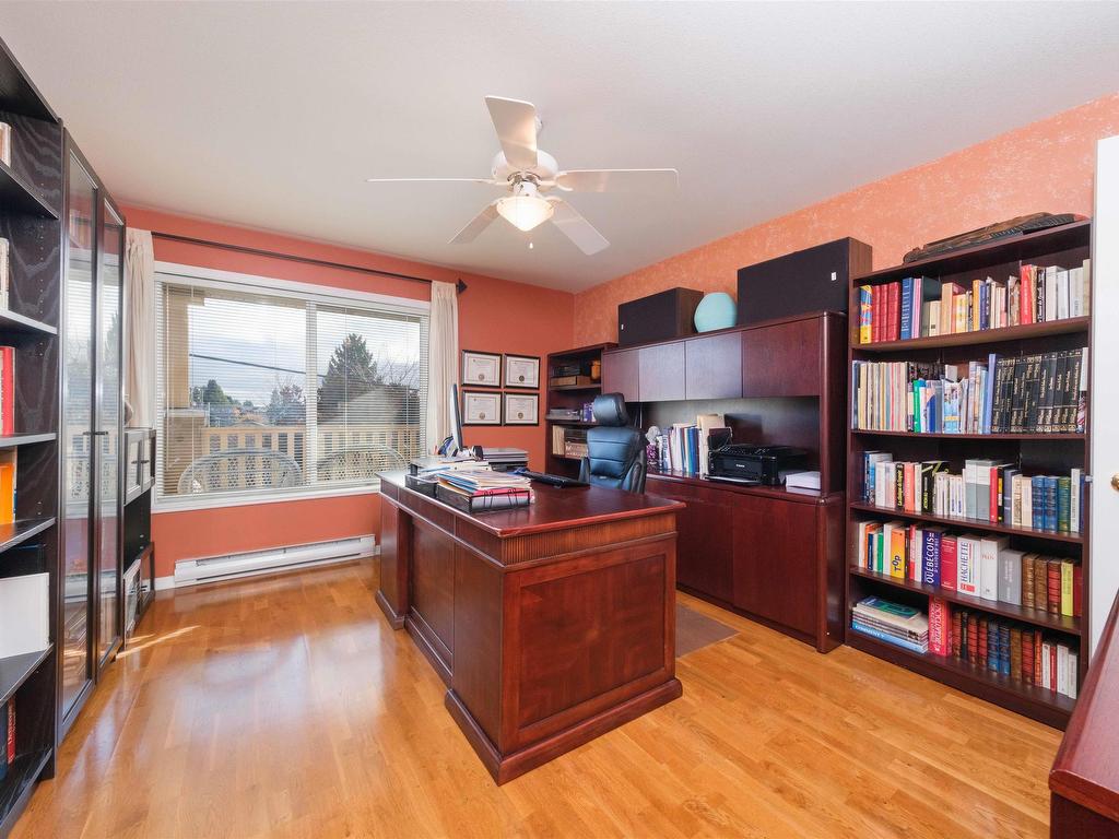









288


6th

Street East, 209,
North Vancouver,




BC
V7L 1P5

