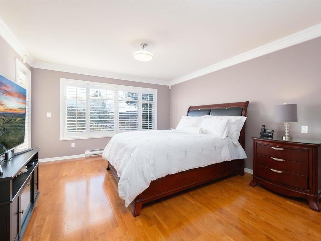 









288


6th

Street East, 209,
North Vancouver,




BC
V7L 1P5

