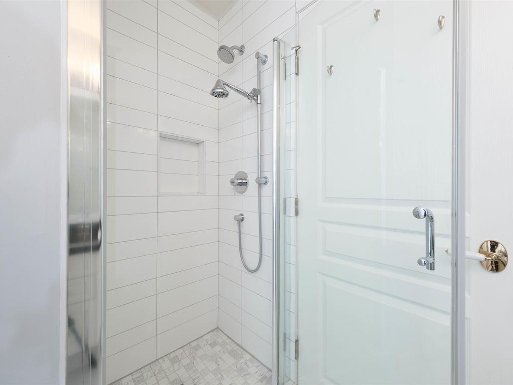 









288


6th

Street East, 209,
North Vancouver,




BC
V7L 1P5

