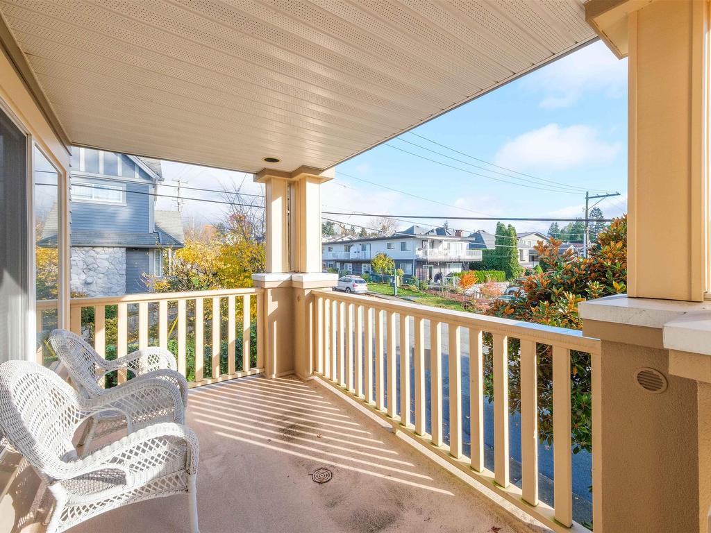 









288


6th

Street East, 209,
North Vancouver,




BC
V7L 1P5

