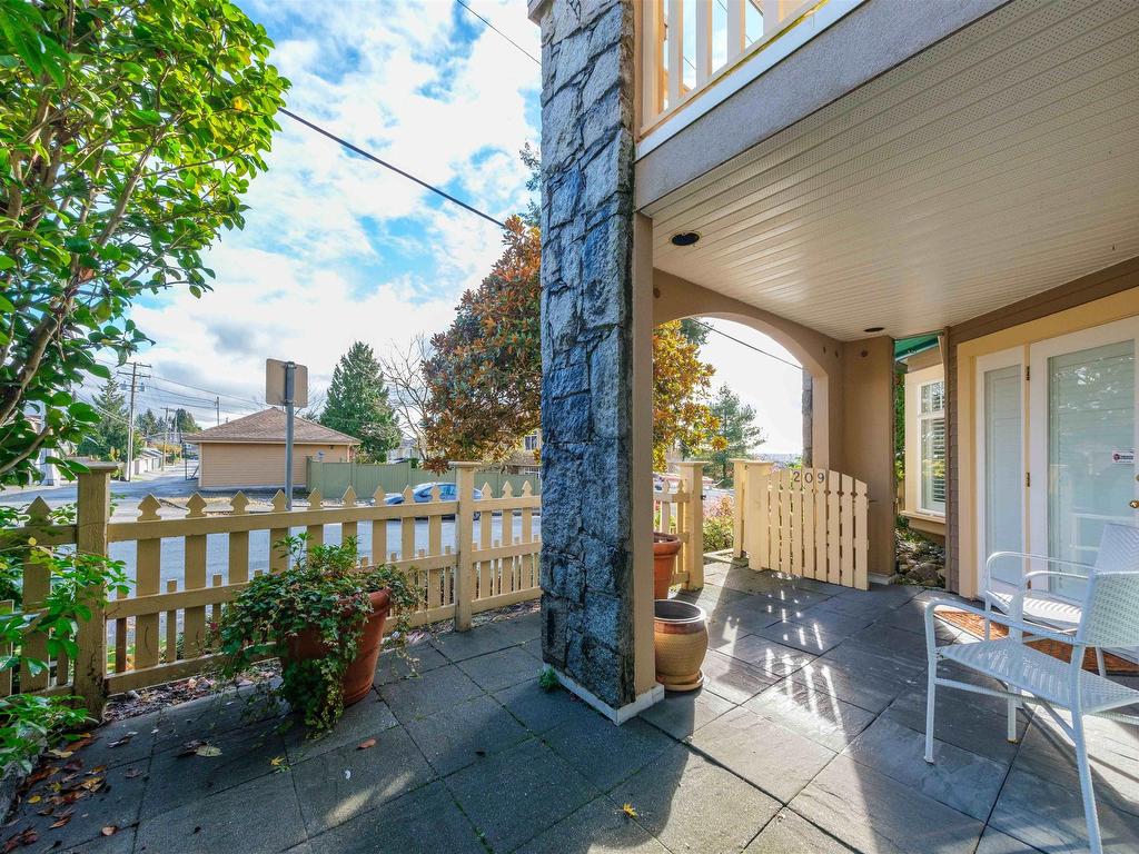 









288


6th

Street East, 209,
North Vancouver,




BC
V7L 1P5

