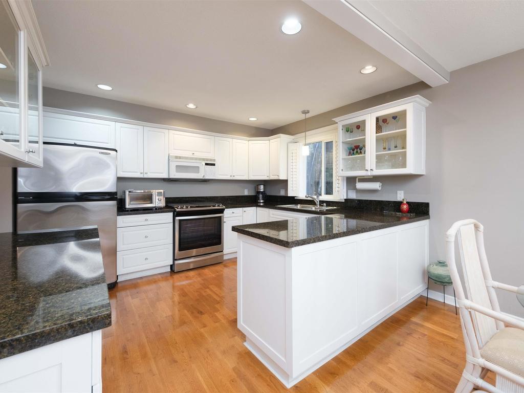 









288


6th

Street East, 209,
North Vancouver,




BC
V7L 1P5

