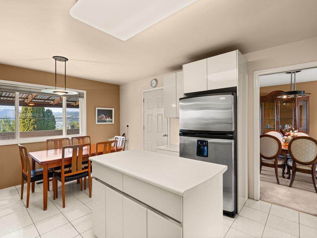









8915


Monroe

Avenue,
Burnaby,




BC
V3N 4E7

