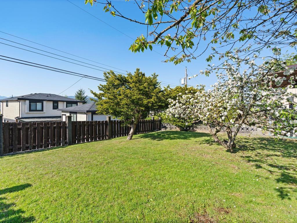 









8915


Monroe

Avenue,
Burnaby,




BC
V3N 4E7

