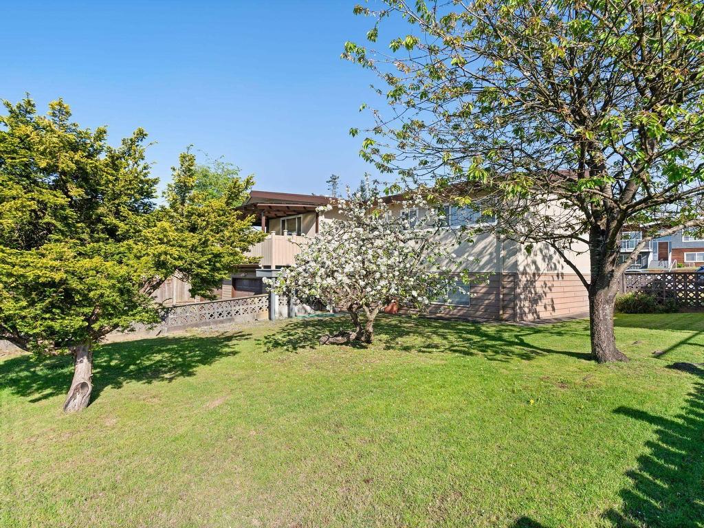 









8915


Monroe

Avenue,
Burnaby,




BC
V3N 4E7

