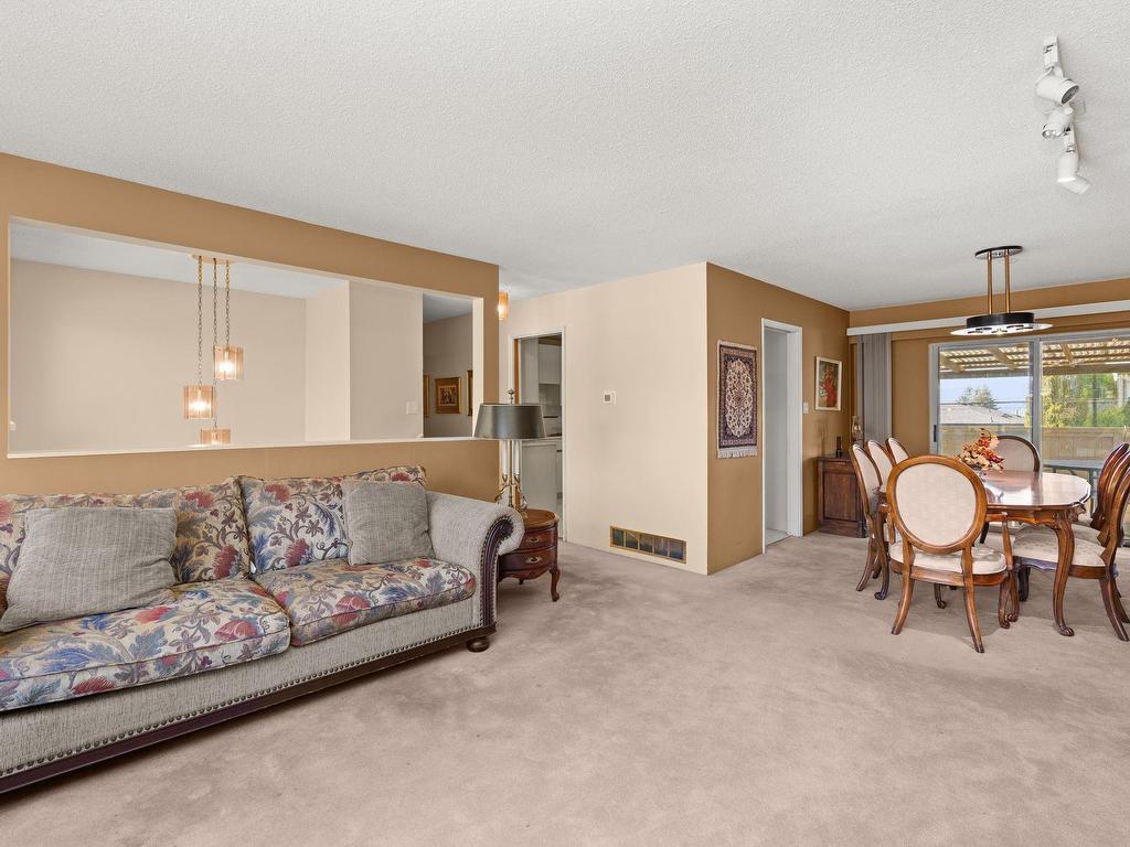 









8915


Monroe

Avenue,
Burnaby,




BC
V3N 4E7

