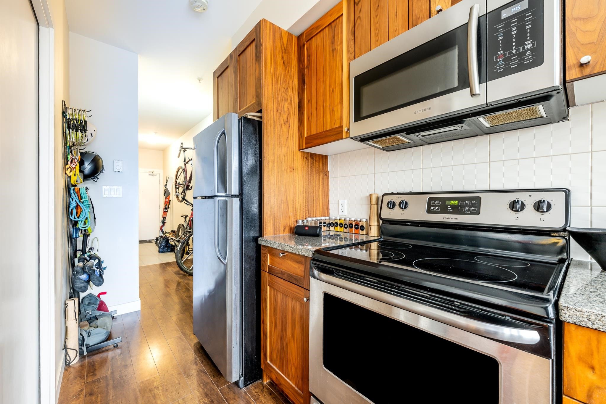 









37841


Cleveland

Avenue, 202,
Squamish,




BC
V8B 0S8

