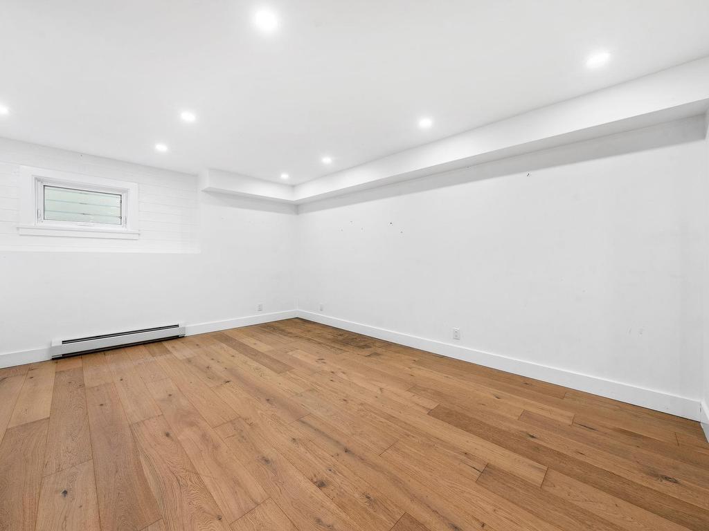 









532


18th

Street East,
North Vancouver,




BC
V7L 2Y3


