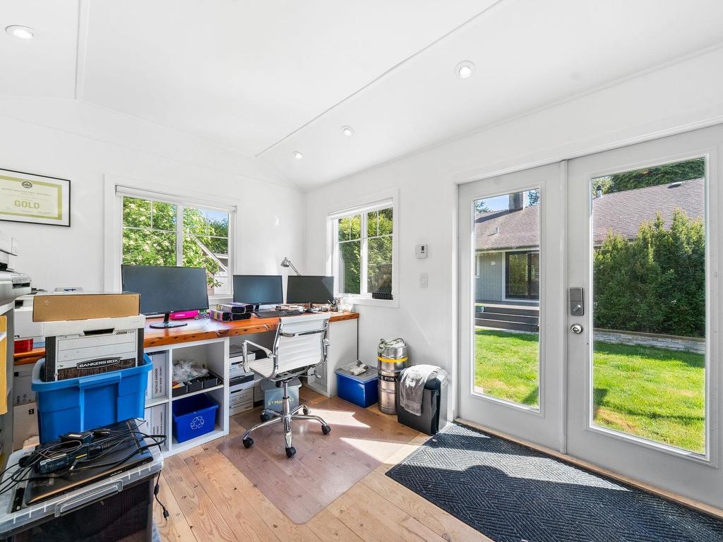 









532


18th

Street East,
North Vancouver,




BC
V7L 2Y3


