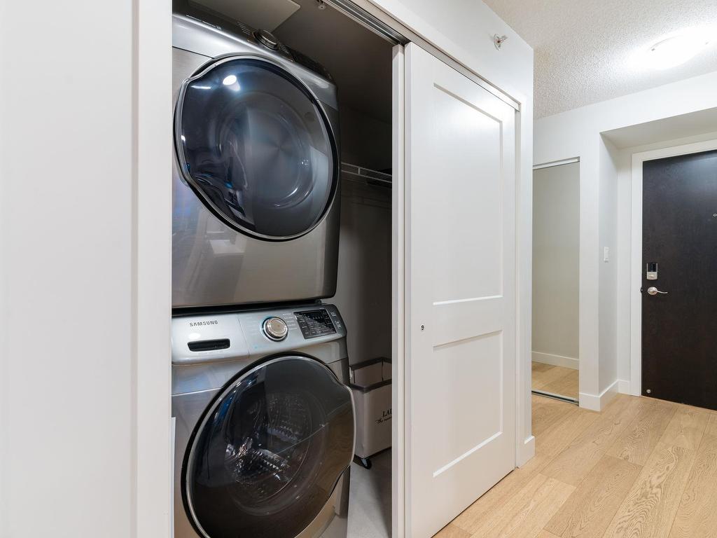 









689


Abbott

Street, 2107,
Vancouver,




BC
V6B 0J2


