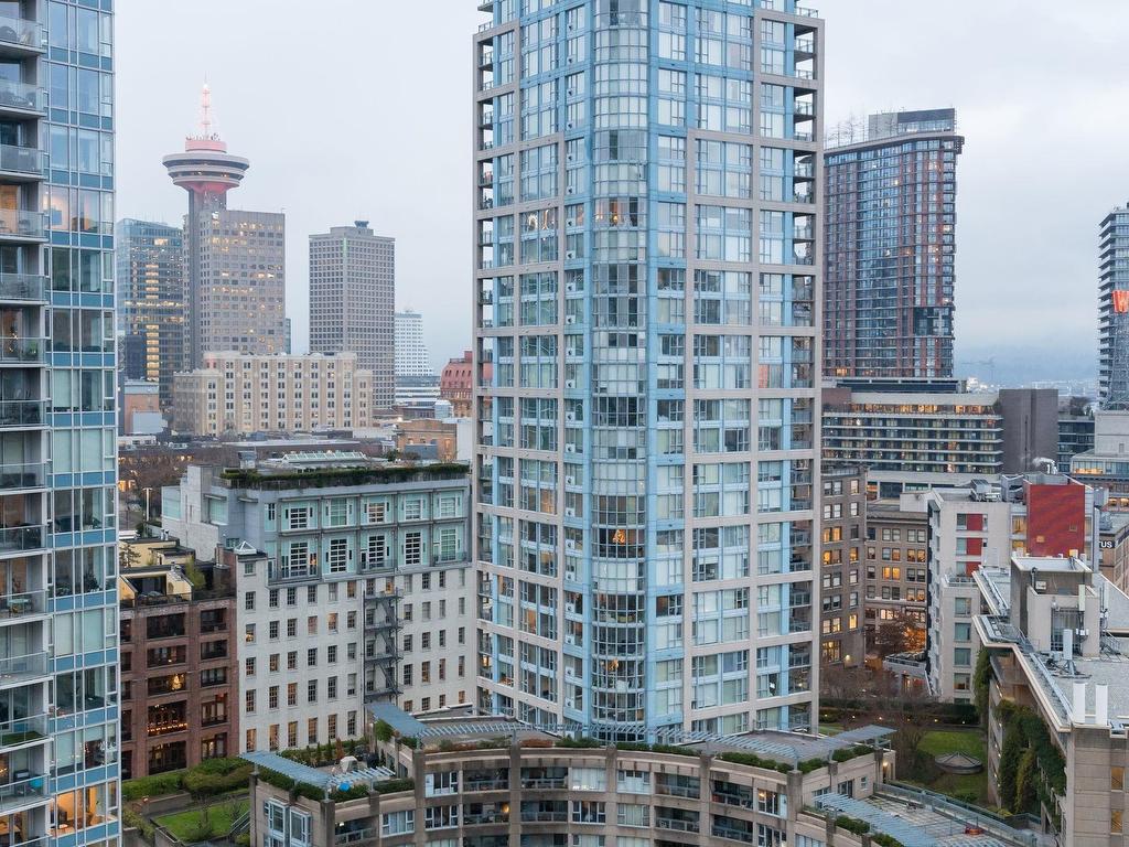 









689


Abbott

Street, 2107,
Vancouver,




BC
V6B 0J2

