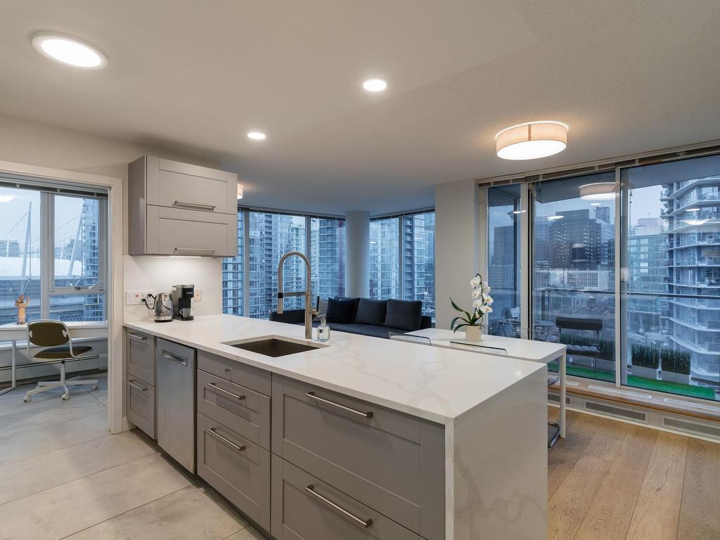 









689


Abbott

Street, 2107,
Vancouver,




BC
V6B 0J2

