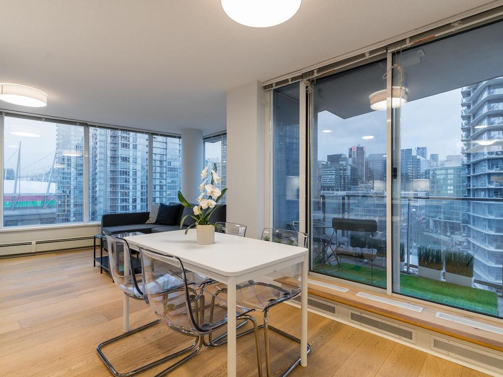 









689


Abbott

Street, 2107,
Vancouver,




BC
V6B 0J2

