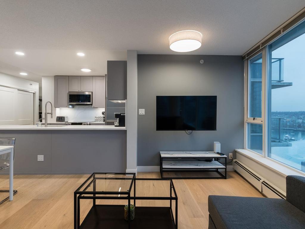 









689


Abbott

Street, 2107,
Vancouver,




BC
V6B 0J2

