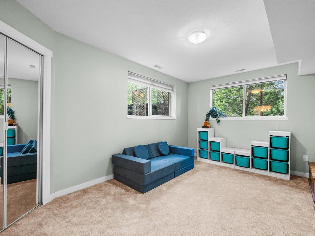 









100


Klahanie

Drive, 77,
Port Moody,




BC
V3H 5K3

