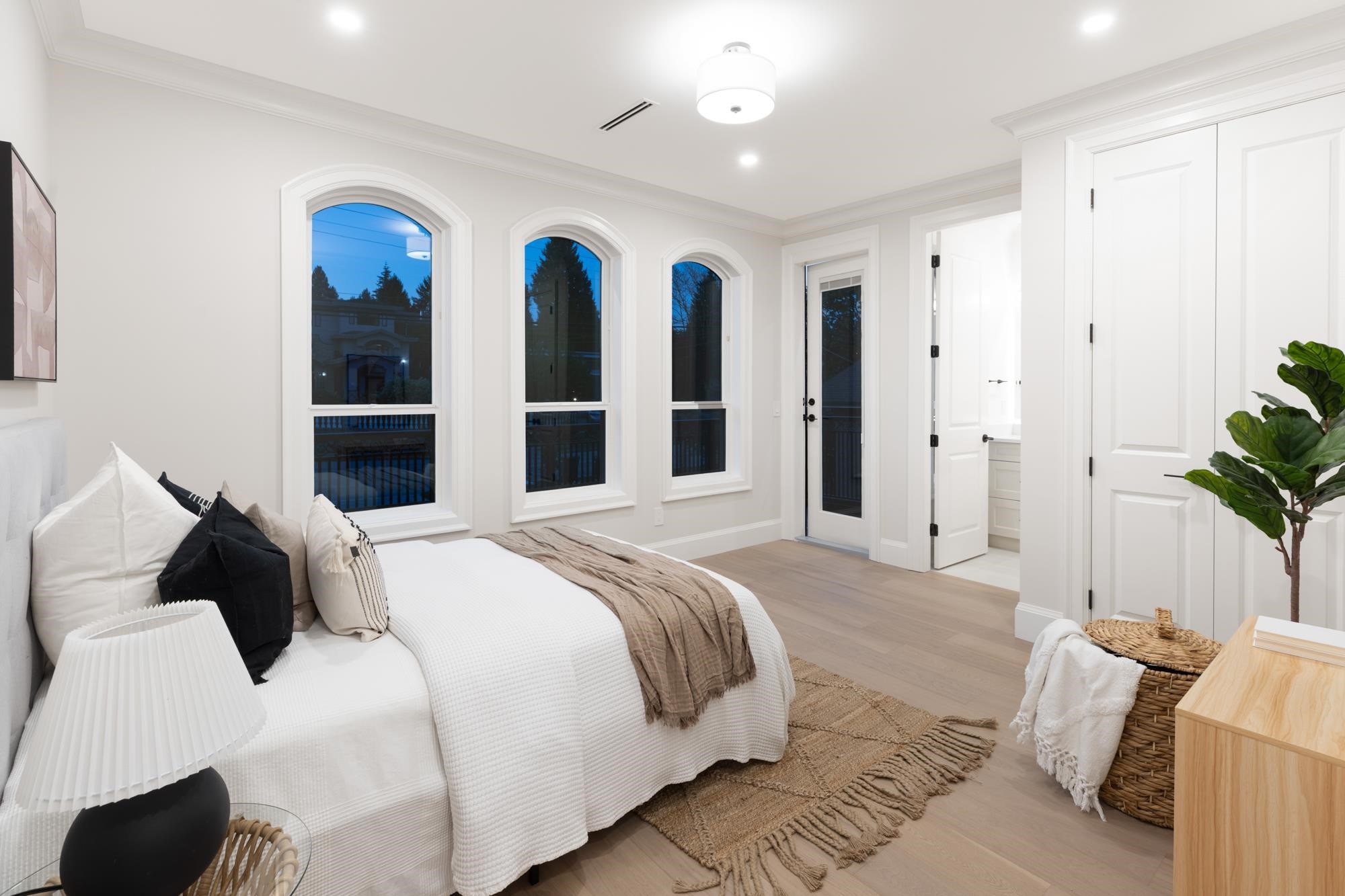 









8316


Government

Road,
Burnaby,




BC
V5A 2E3

