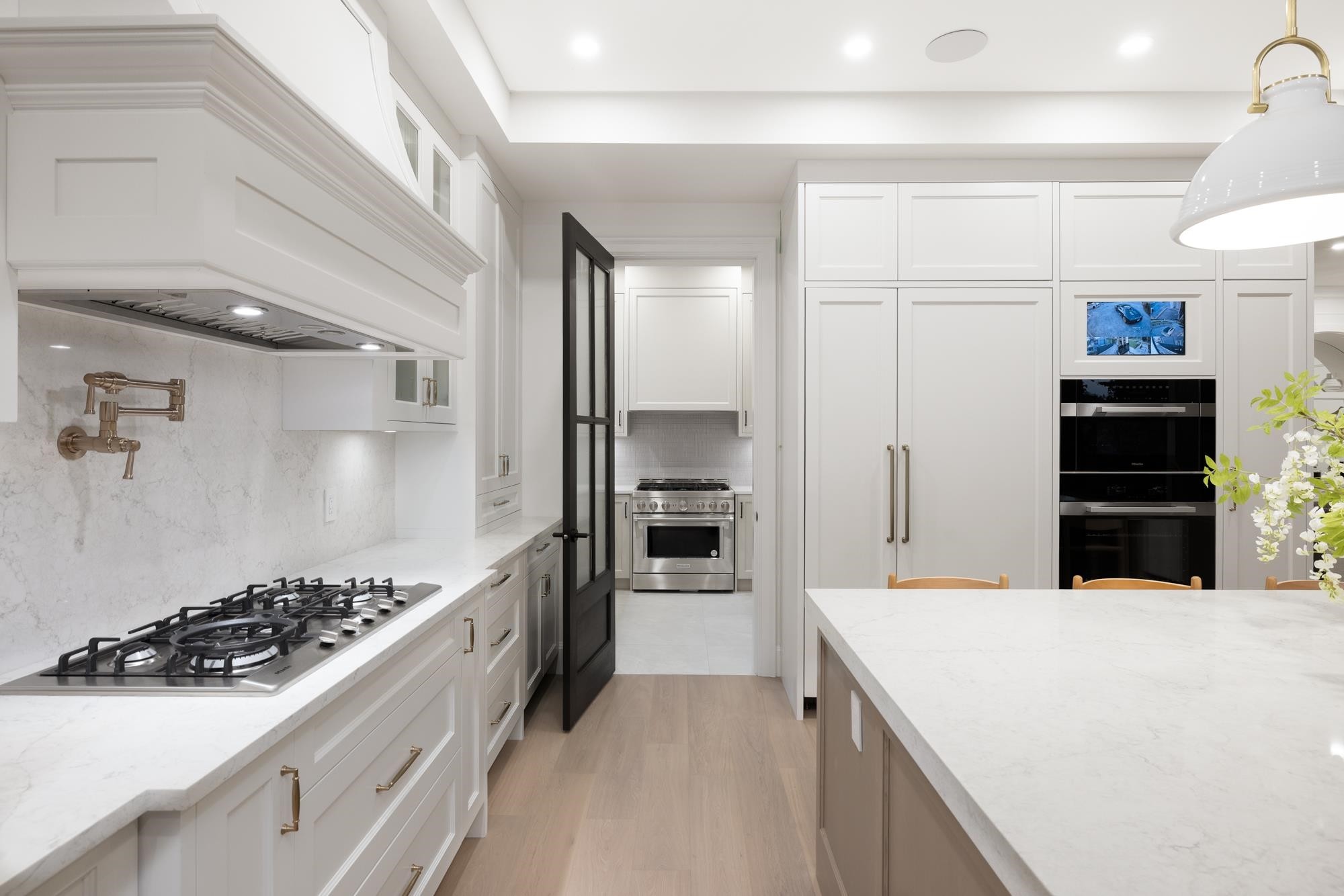 









8316


Government

Road,
Burnaby,




BC
V5A 2E3

