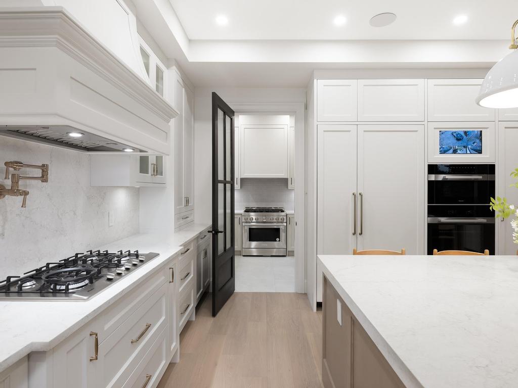 









8316


Government

Road,
Burnaby,




BC
V5A 2E3

