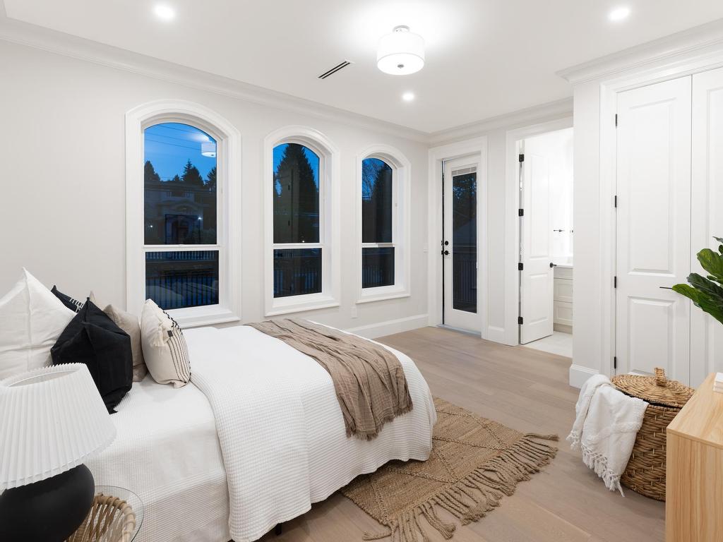 









8316


Government

Road,
Burnaby,




BC
V5A 2E3

