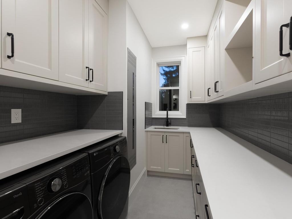 









8316


Government

Road,
Burnaby,




BC
V5A 2E3


