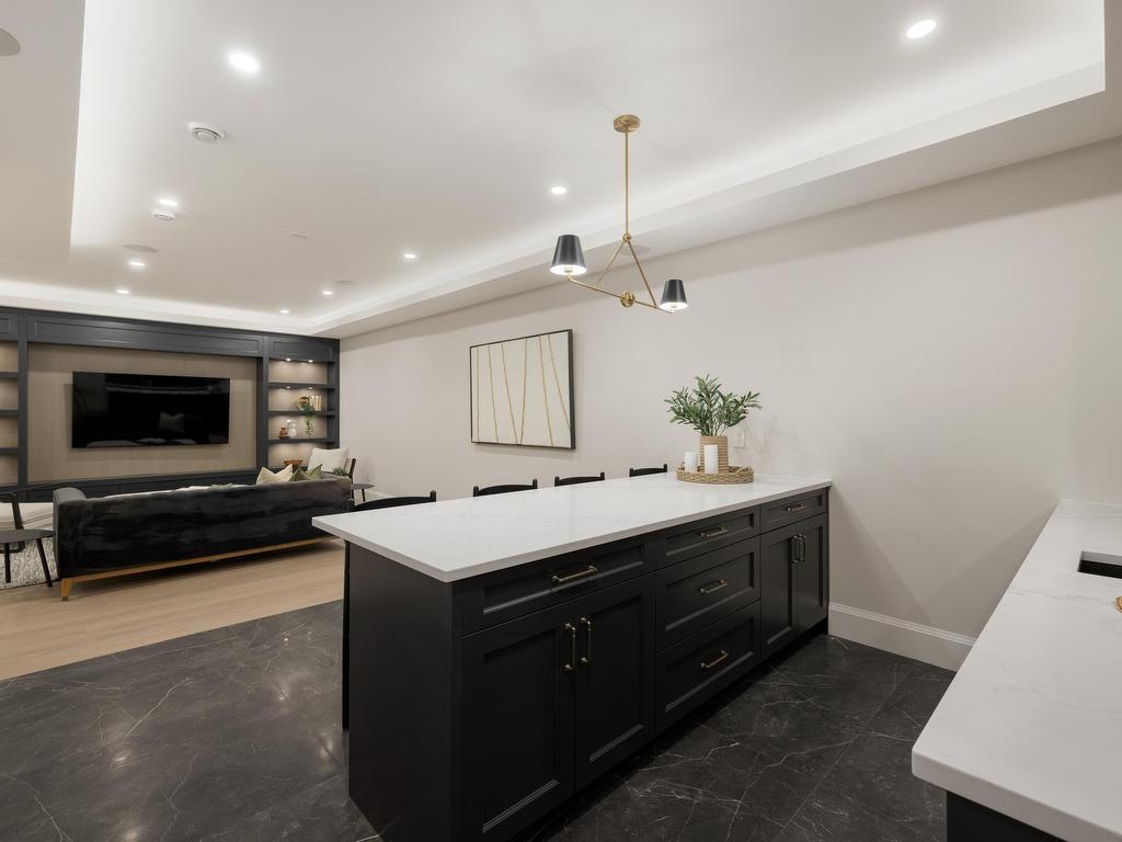 









8316


Government

Road,
Burnaby,




BC
V5A 2E3

